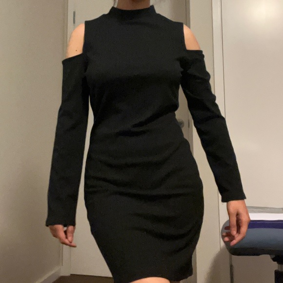 Dresses & Skirts - Brand new dress with cut out shoulders